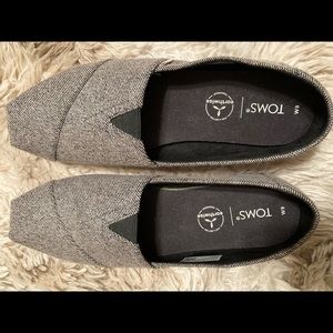 New Toms Slip Ons